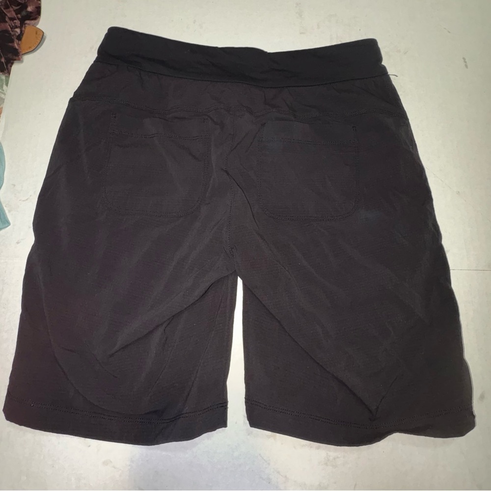 Athleta Trekkie Bermuda 2.0 Shorts athletic outdoor black womens size 2 - Picture 6 of 9